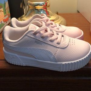 Puma Carina size 9c